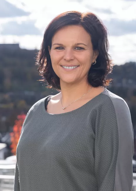 Portrait der Hebamme Alexandra Gahn