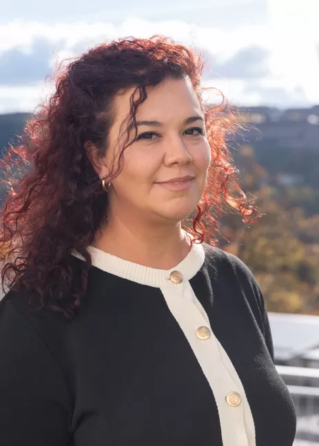 Portrait der Hebamme Marsida Sk&euml;nderi